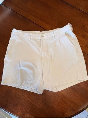 HUK Men's XL Fishing Shorts Next Level 5-Inch inseam 5-Pocket Outdoor Quick Dry